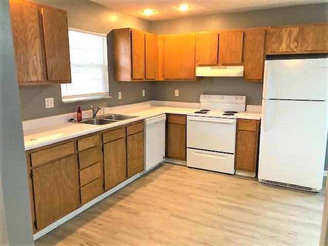 326 Rhoda St - Photo 3 of 14