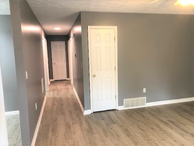 326 Rhoda St - Photo 5 of 14