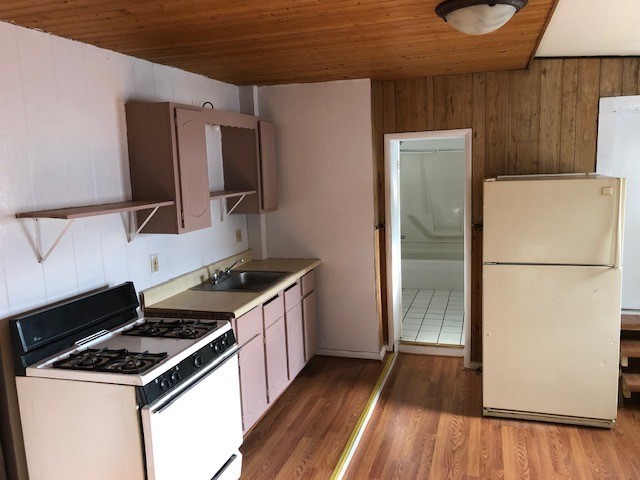 527 N 8th St - Photo 3 of 6