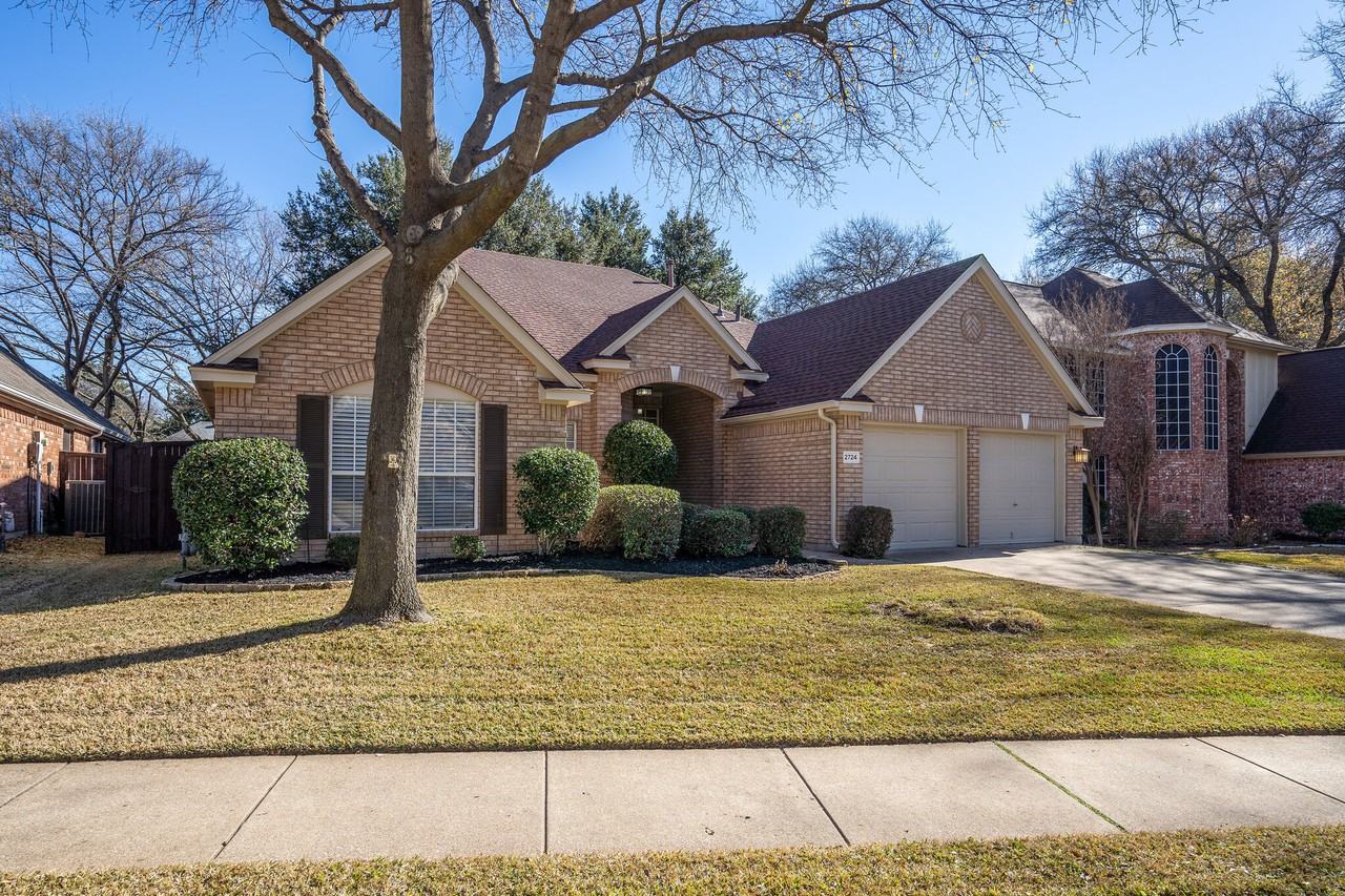 2724 Lakehollow Ln - Photo 2 of 31