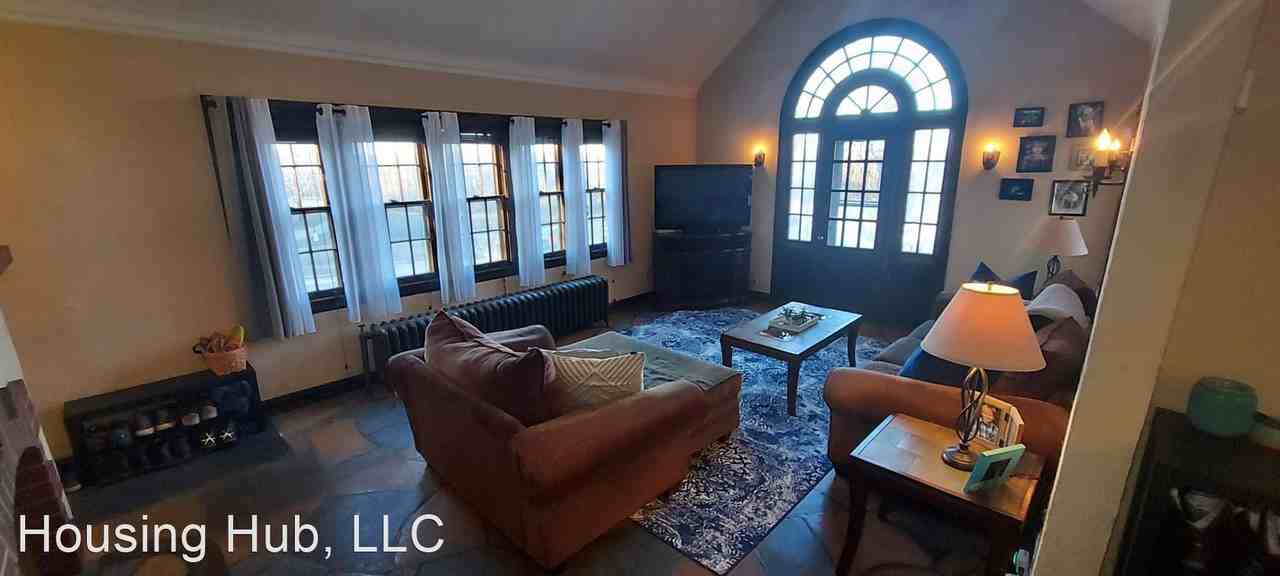 1121-1123 Kenwood Parkway - Photo 3 of 15