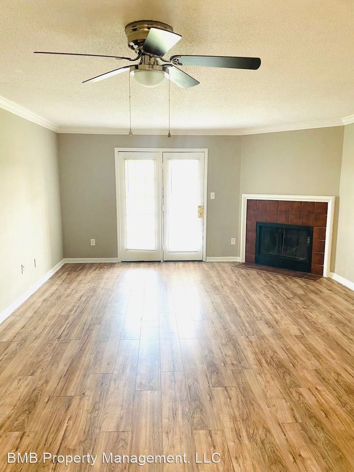 3612 Castle Ridge Rd - Photo 3 of 10