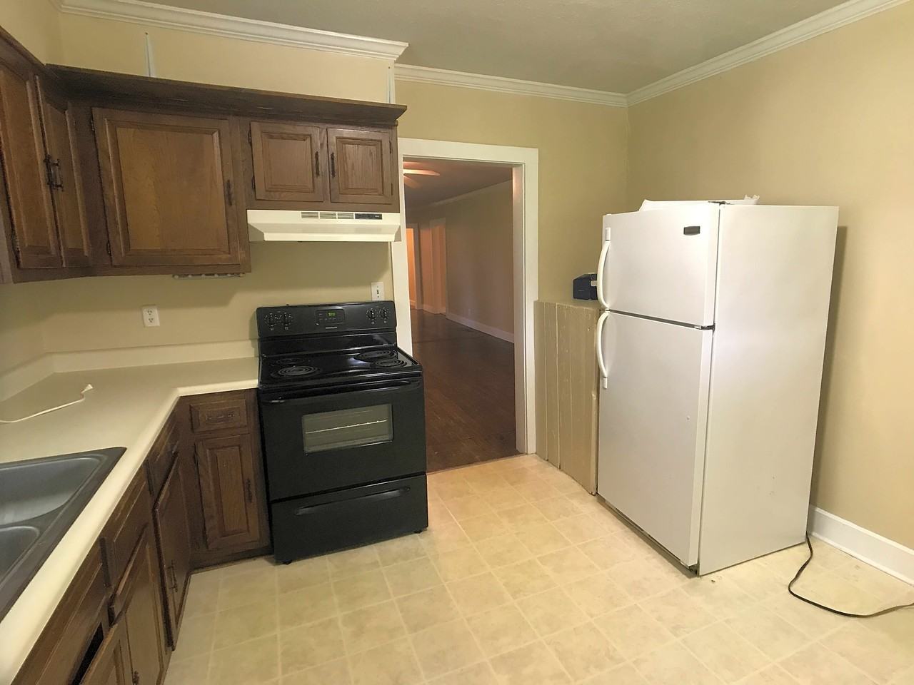 1534 Midland Rd - Photo 2 of 10