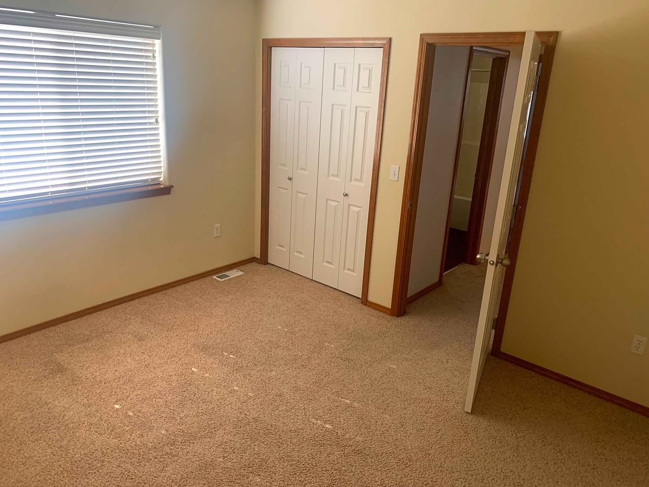 14308 E 31st Ln - Photo 3 of 10