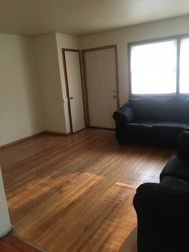 2330 Irving Ave N - Photo 2 of 10