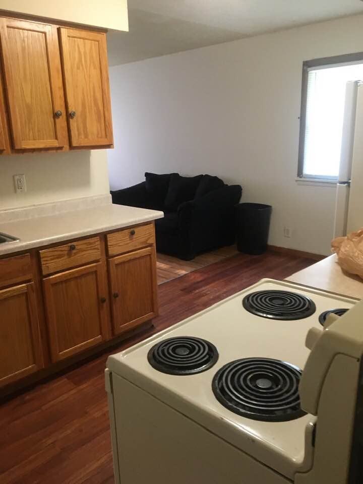 2330 Irving Ave N - Photo 3 of 10