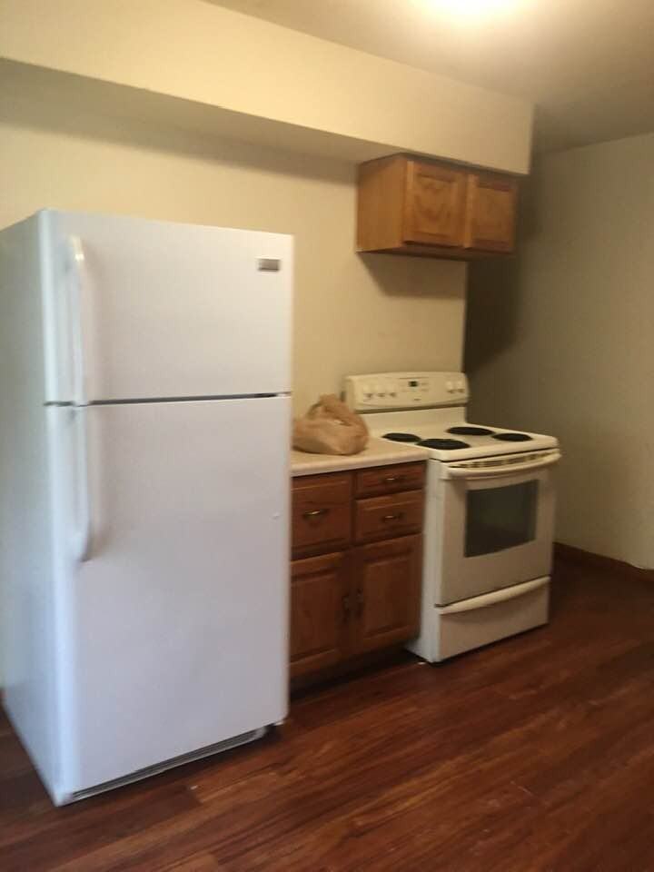 2330 Irving Ave N - Photo 4 of 10