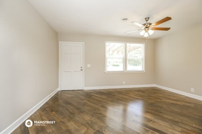 654 Belgium Dr - Photo 3 of 16