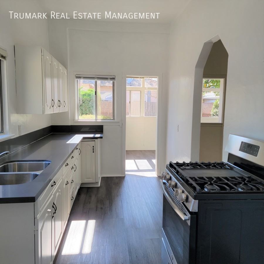 1728 N California St #1728