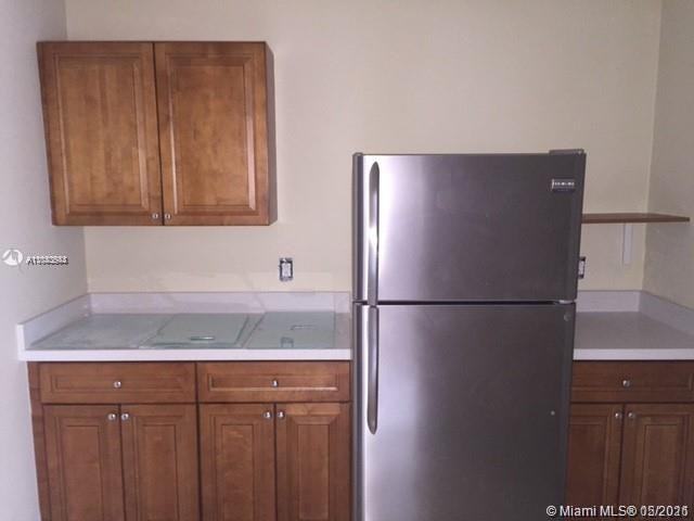 2447 Pierce St - Photo 3 of 6