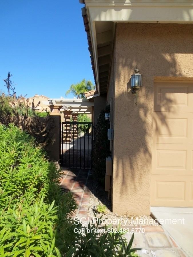 10835 N 11th St - Photo 2 of 35