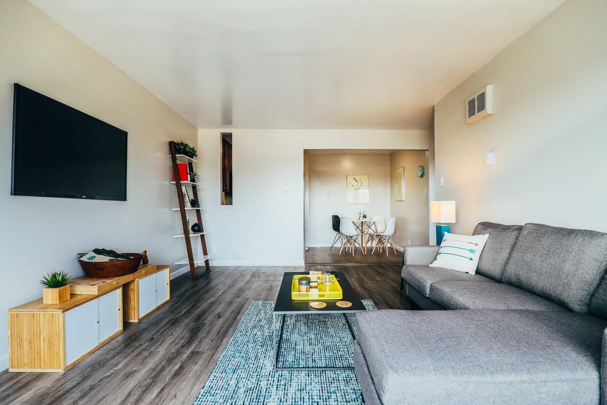 1627 High Street - Photo 3 of 5