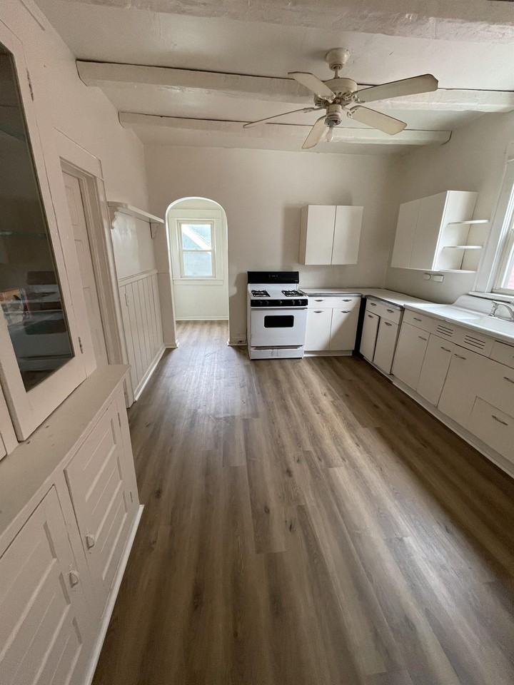 595 E Brockway Ave #1 - Photo 5 of 8