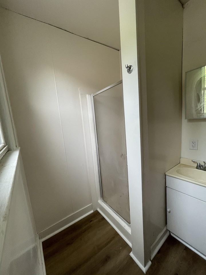 595 E Brockway Ave #1 - Photo 7 of 8