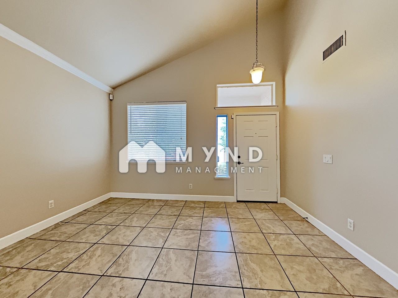 1506 S Baldwin Loop - Photo 2 of 18