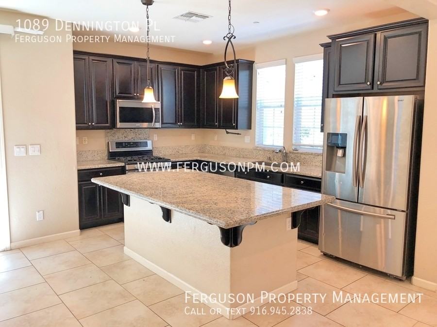 1089 Dennington Pl - Photo 3 of 15