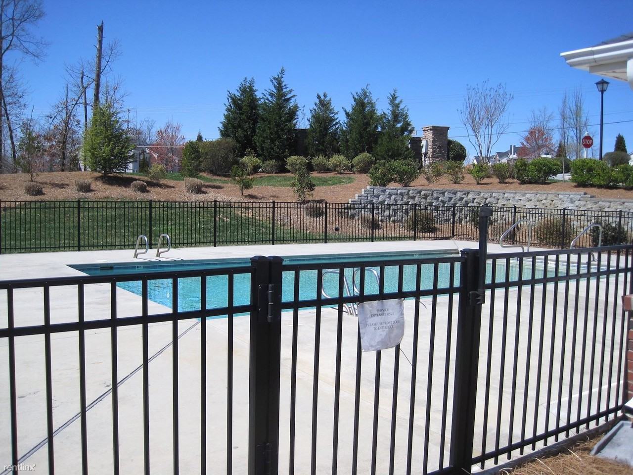 4320 Cedarcroft Ct - Photo 2 of 8