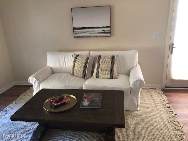 1039 Portesuello Ave - Photo 3 of 11