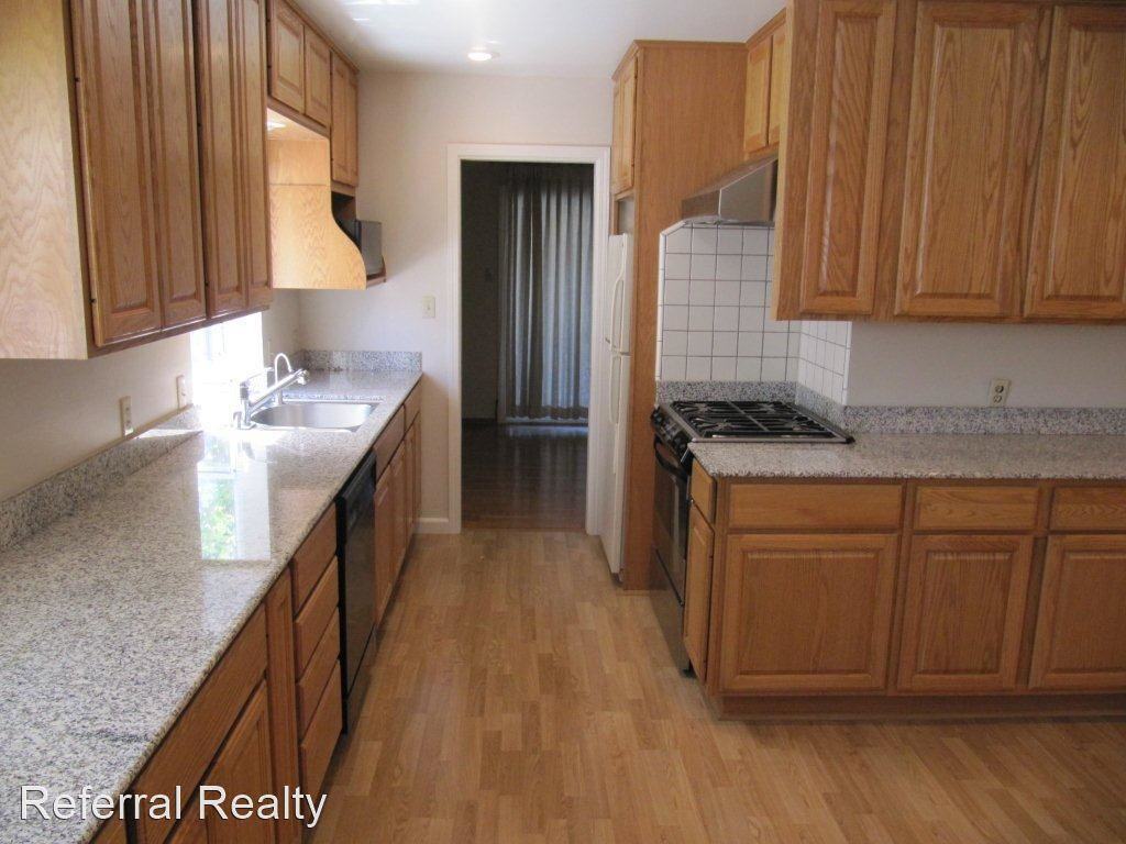 3446 Lindenoaks Dr - Photo 3 of 15