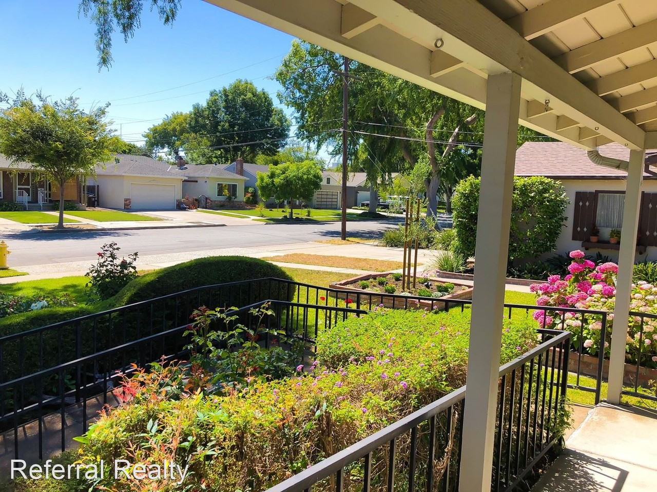 653 N Baywood Ave - Photo 2 of 18