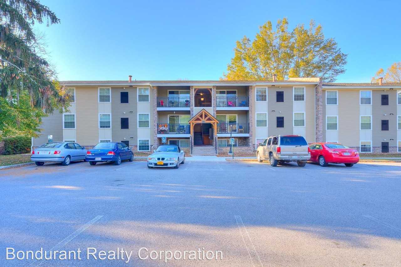 Cedar Valley Apartments Auburn & Tyler Avenues in Radford, VA 24141
