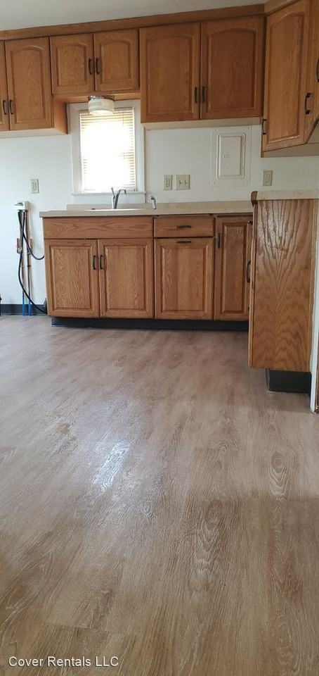 928 Smith St - Photo 3 of 11