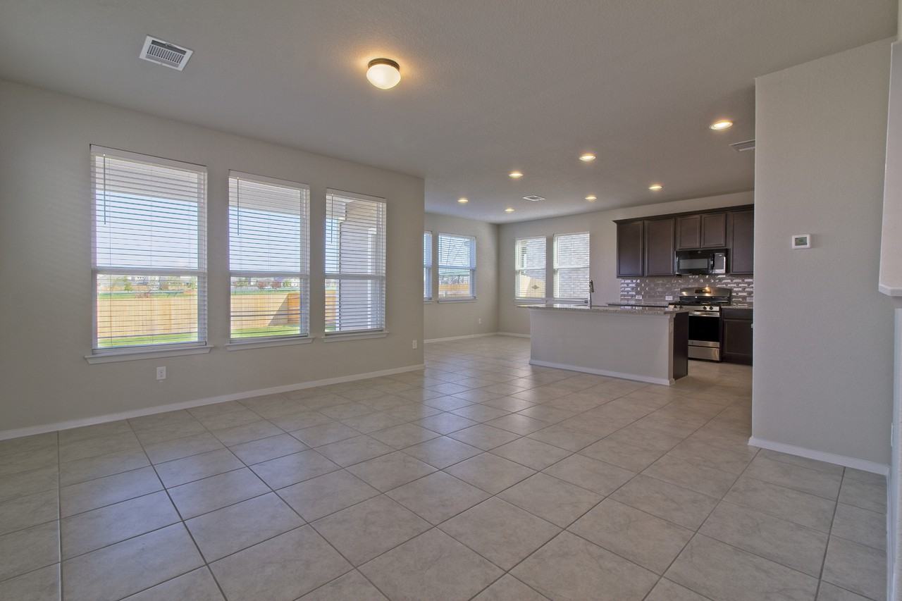 6501 Wolf Pack Dr - Photo 5 of 32