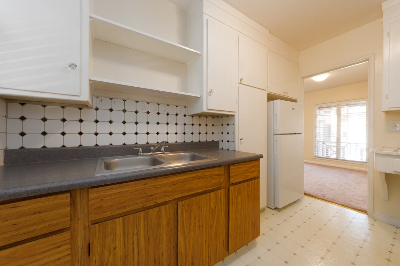 1117 Harrison St - Photo 2 of 4