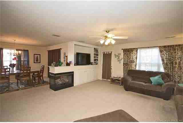 129 Bastille Ct - Photo 4 of 21