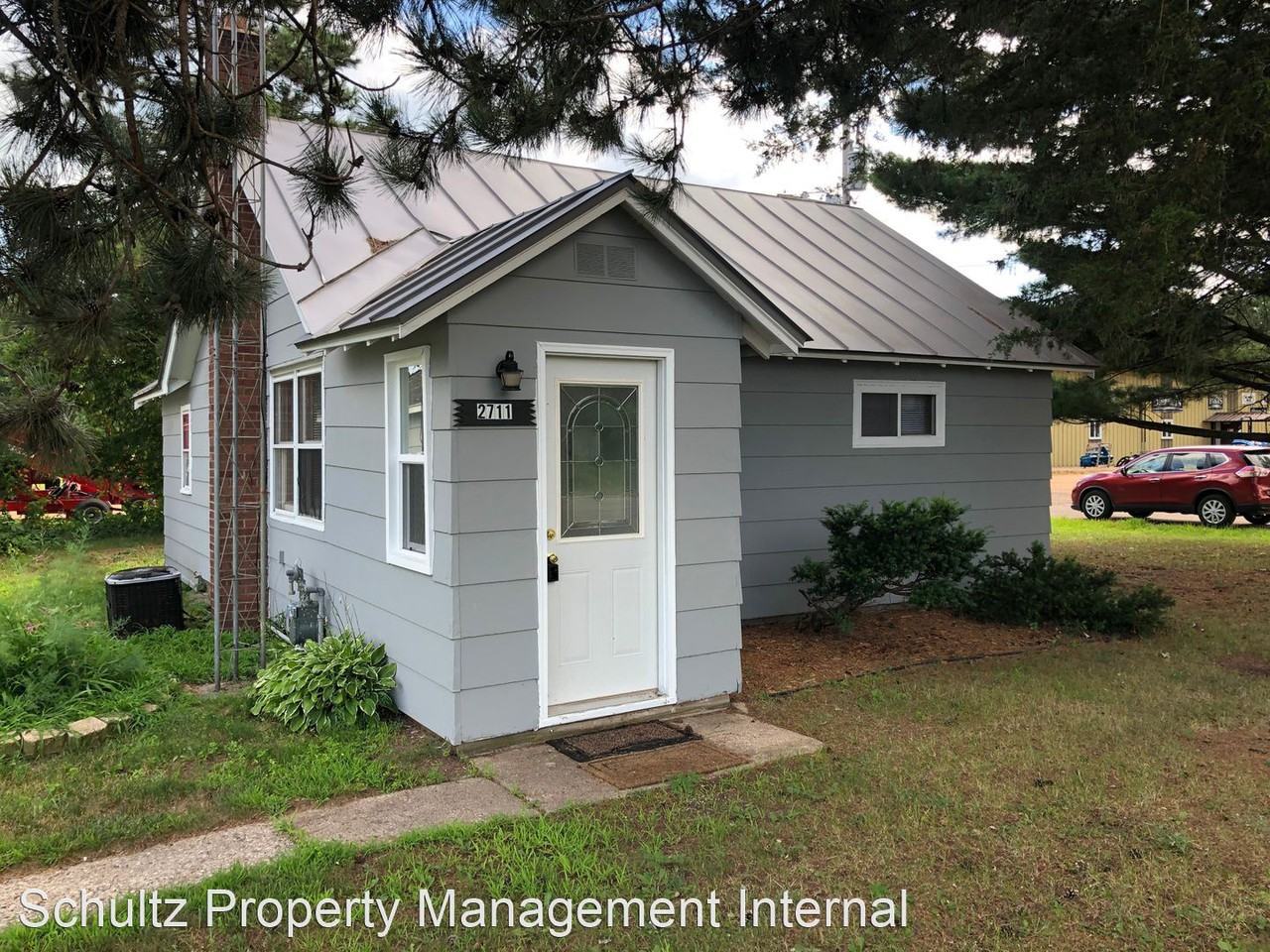 2711 Maple Dr - Photo 2 of 9