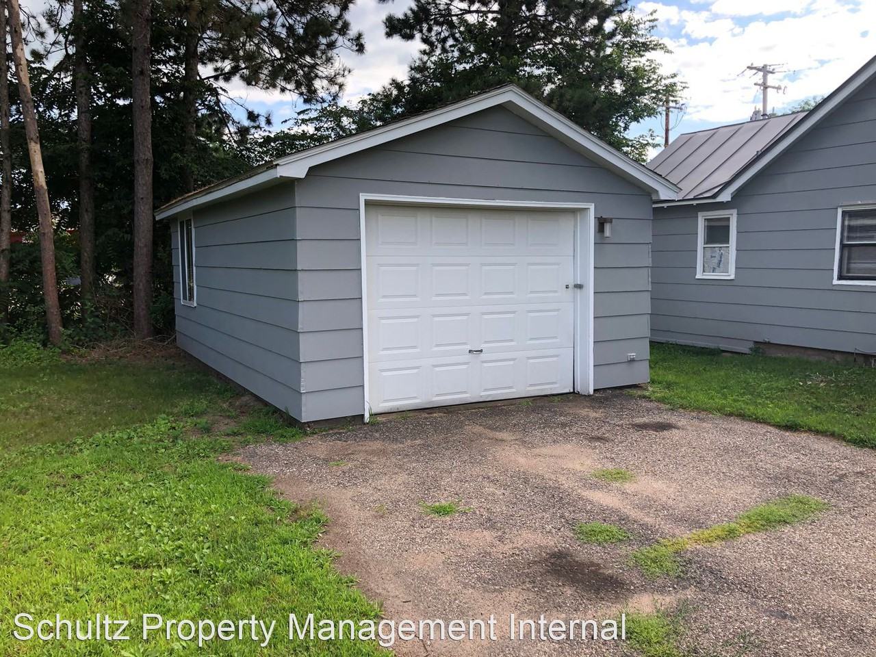 2711 Maple Dr - Photo 3 of 9