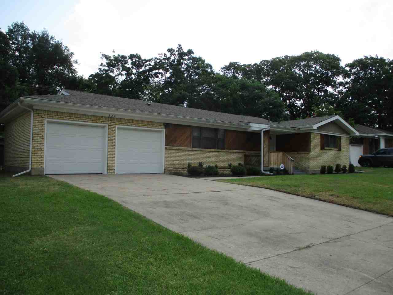 324 W Cheryl Ave - Photo 2 of 17