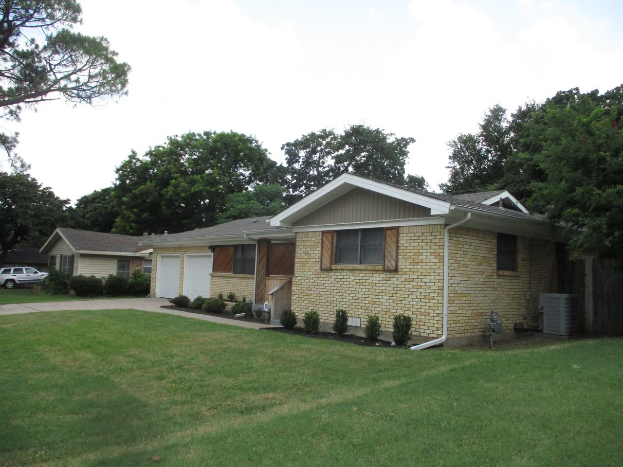 324 W Cheryl Ave - Photo 3 of 17