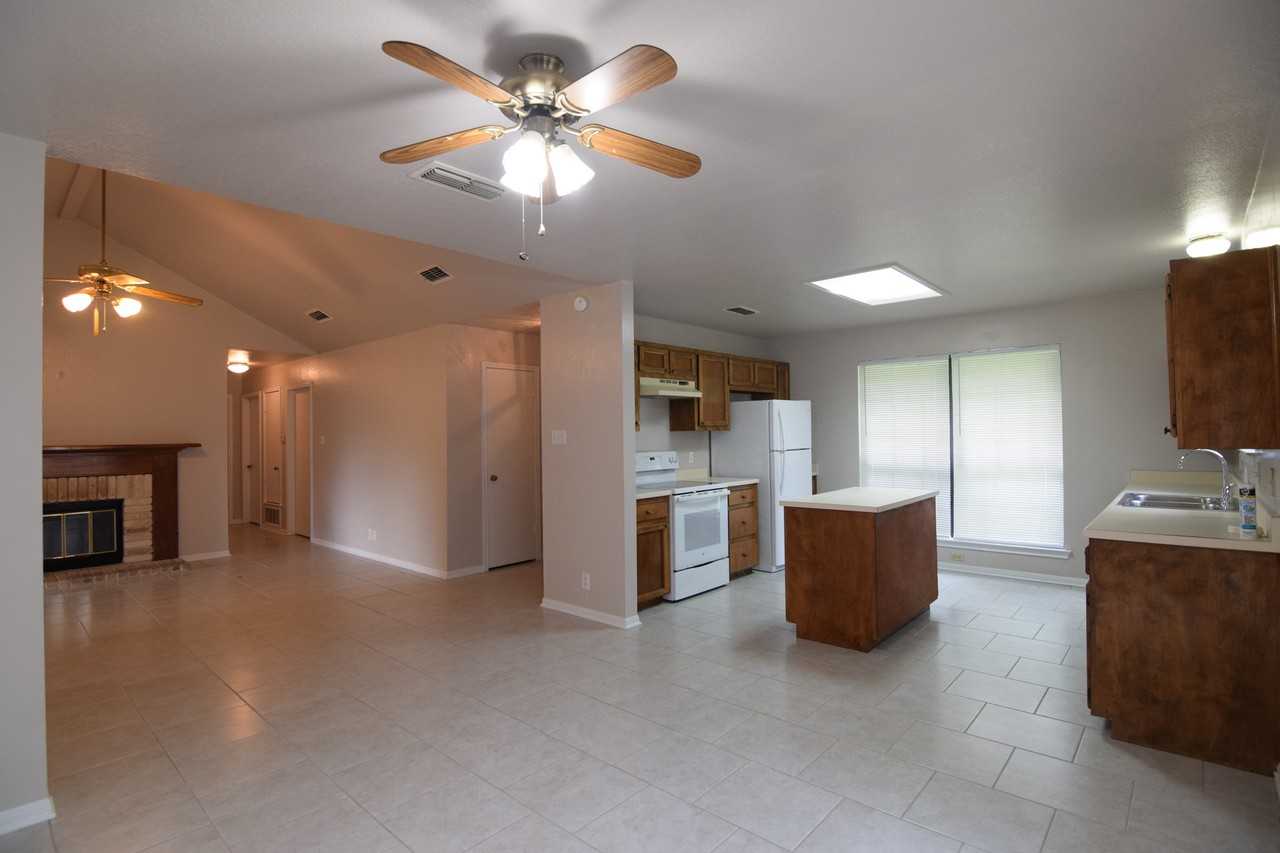 4417 Lone Star Trl - Photo 4 of 22