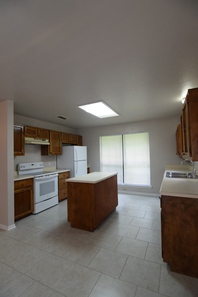 4417 Lone Star Trl - Photo 6 of 22