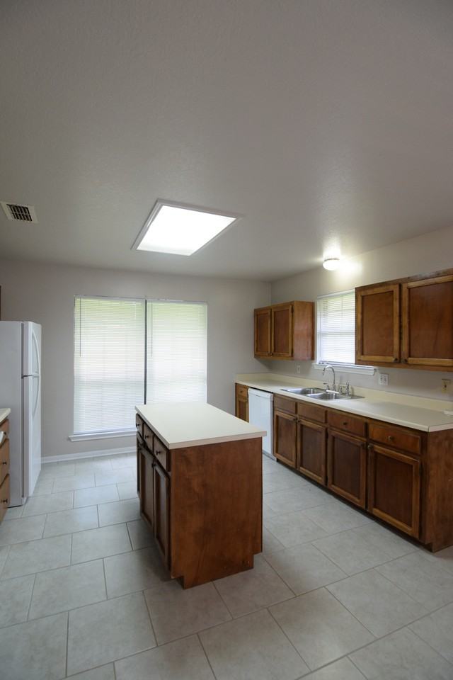 4417 Lone Star Trl - Photo 7 of 22
