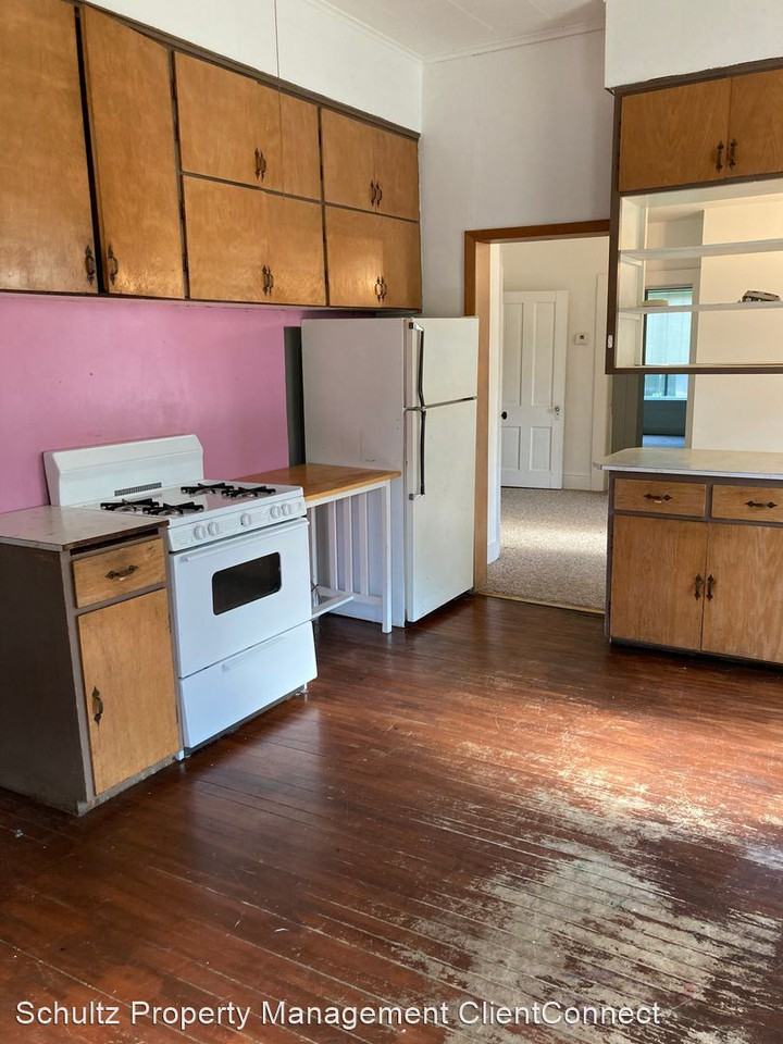 1719/1721 Center Street - Photo 2 of 6