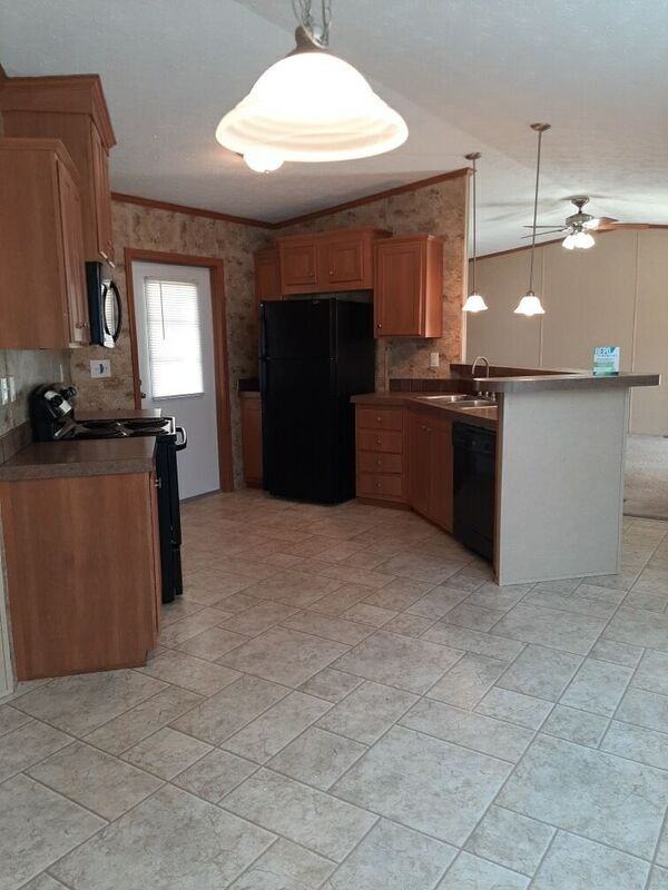 128 Bruce St - Photo 3 of 9