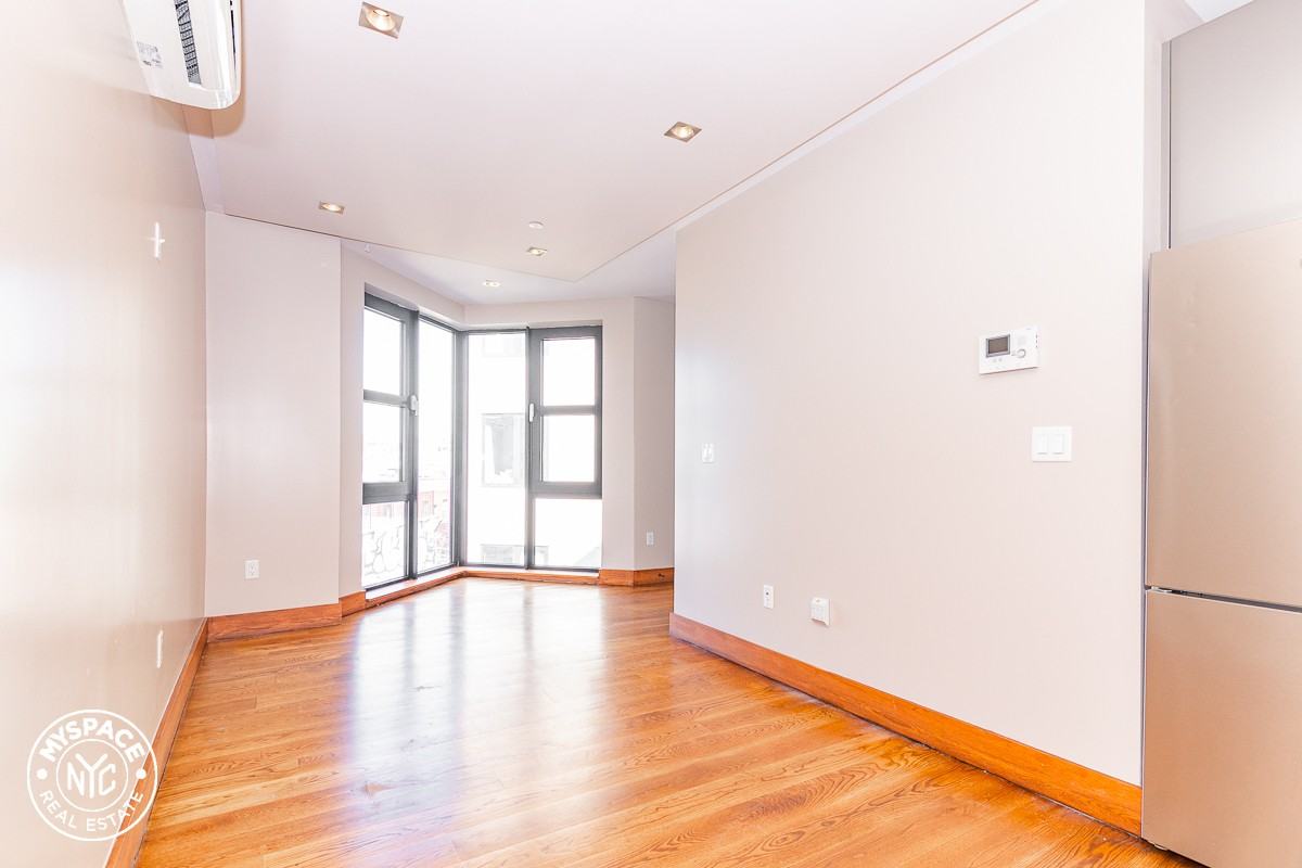 865 Willoughby Ave #4A