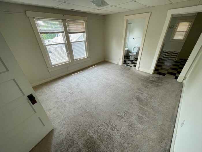 1907 Payne St #3 - Photo 2 of 9