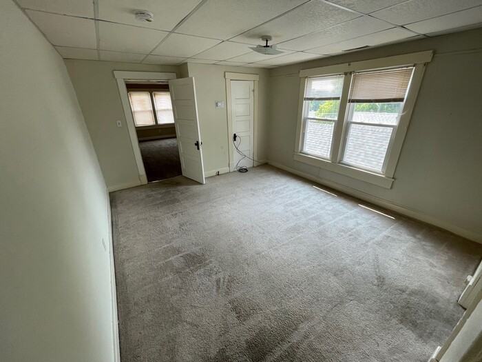 1907 Payne St #3 - Photo 3 of 9