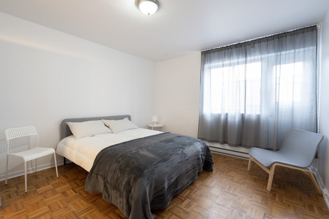 1250 Du Fort - Photo 3 of 18