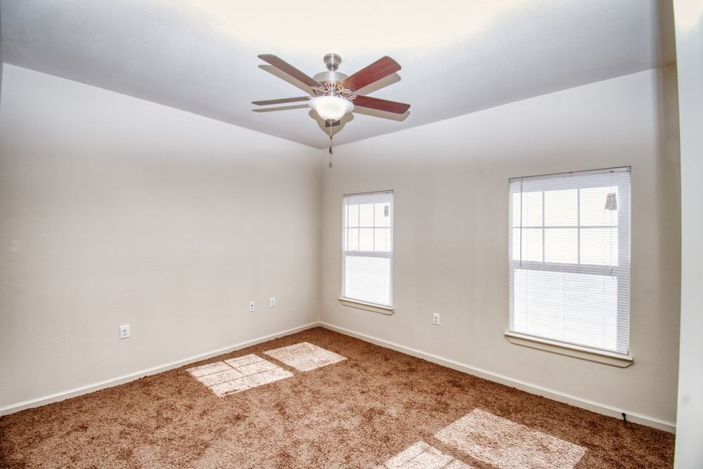 Bishop Courts Townhomes - Photo 3 of 14