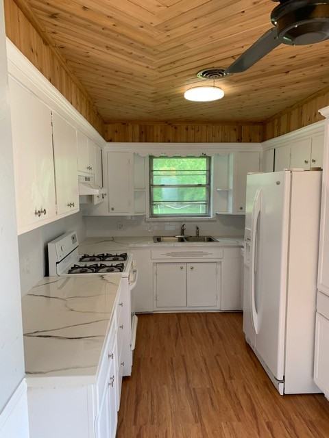 612 E Orange St #1 - Photo 4 of 21