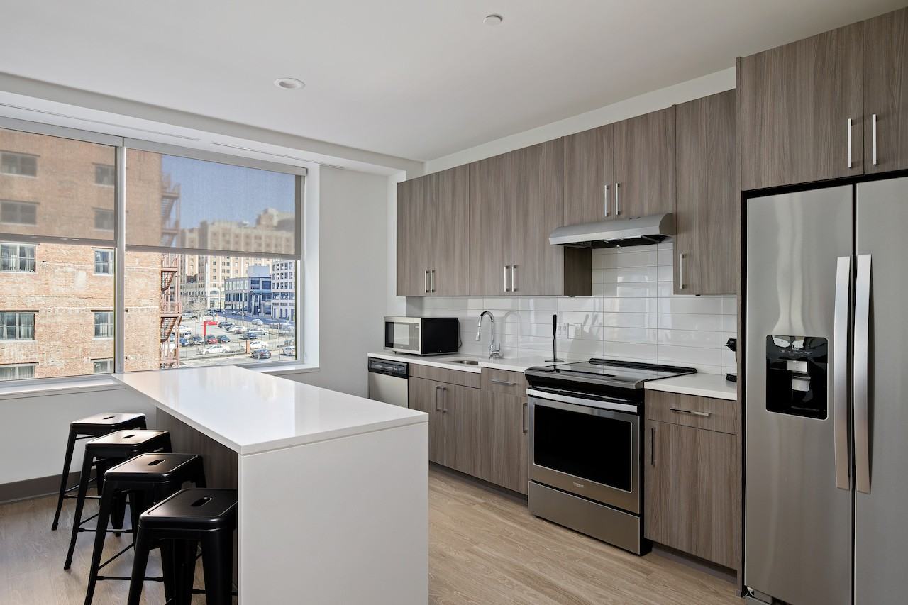 1125 Grand Blvd - Photo 3 of 11