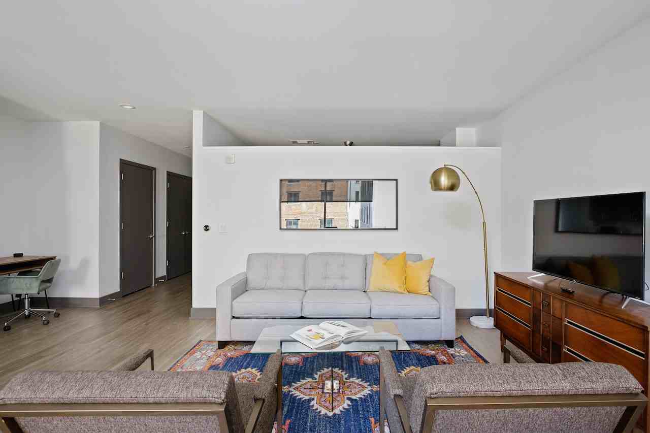 1125 Grand Blvd - Photo 5 of 11