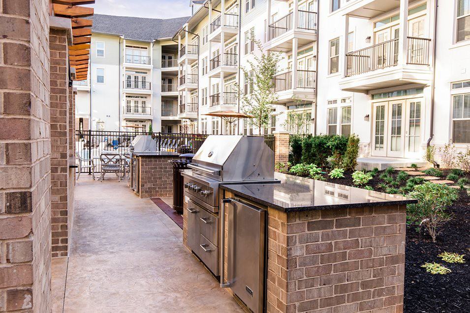 4851 Meadowbrook Pkwy - Photo 4 of 29