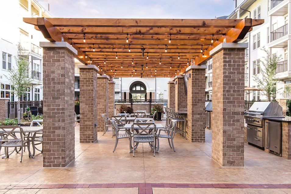 4851 Meadowbrook Pkwy - Photo 6 of 29