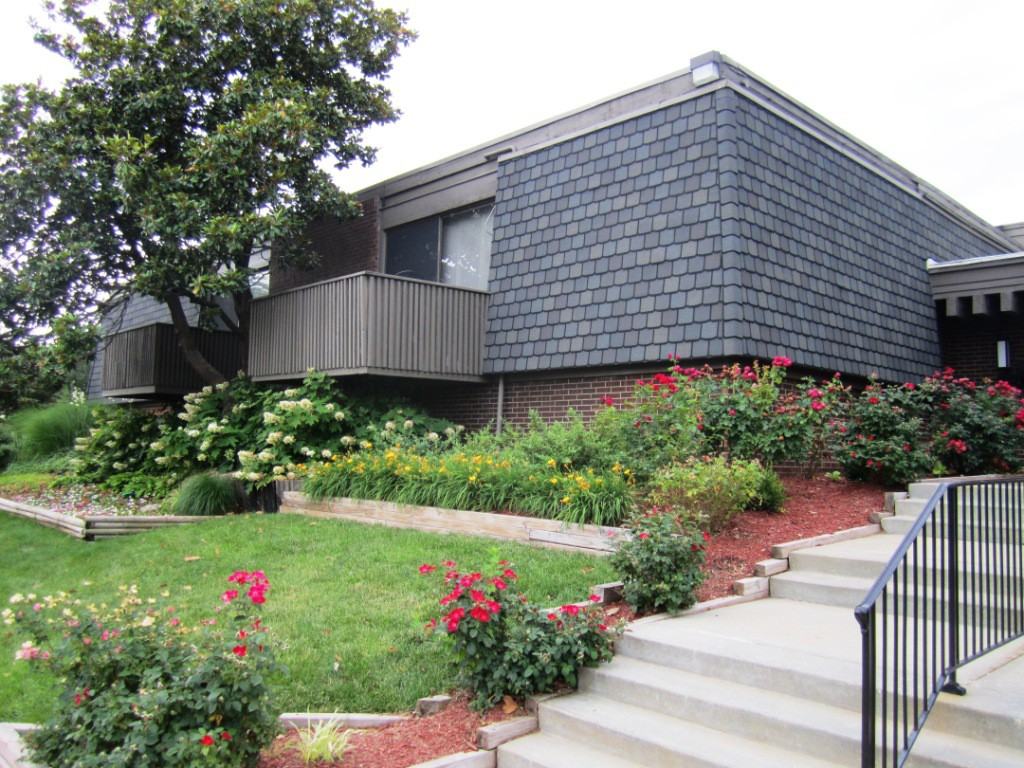 9152 Foster St - Photo 2 of 22