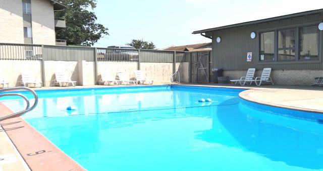 5000 N Oak Trfy - Photo 4 of 50